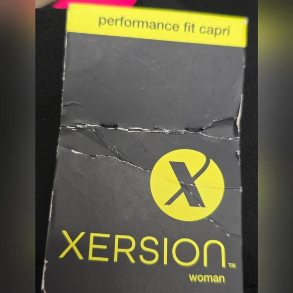 Xersion Black and Pink Women's Capri Leggings, Plus Size 2X, NWT - Picture 4 of 5